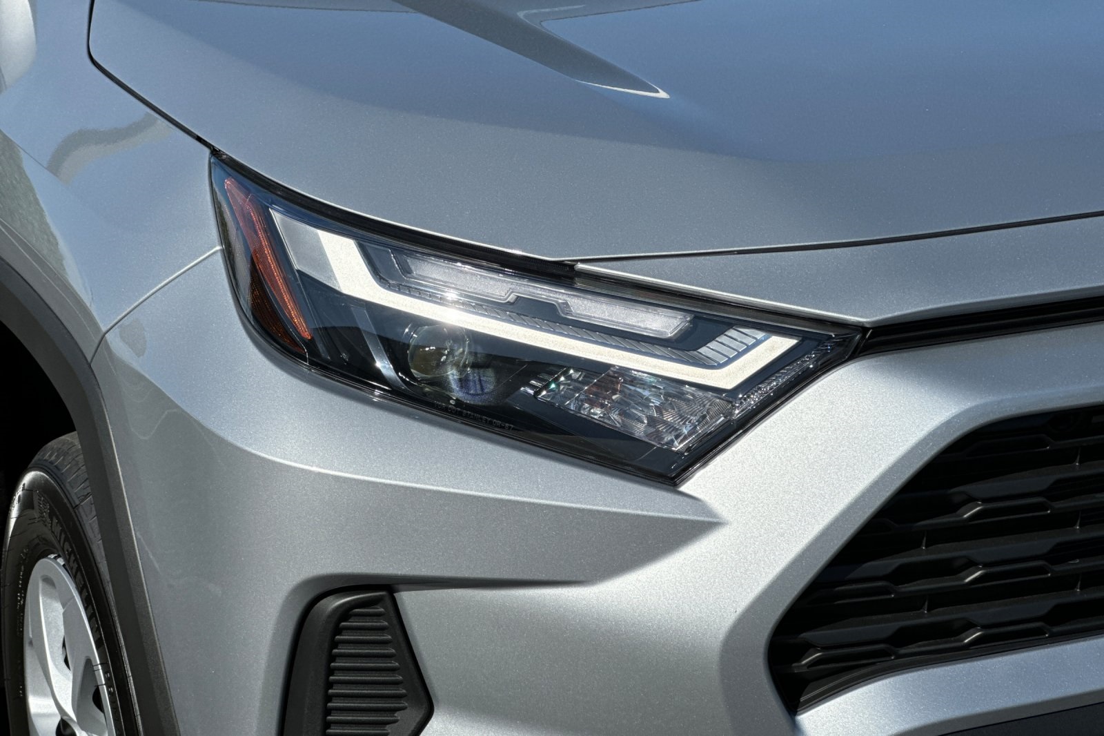 2025 Toyota RAV4 LE photo 27