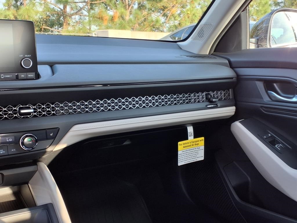 2025 Honda Accord SE photo 14