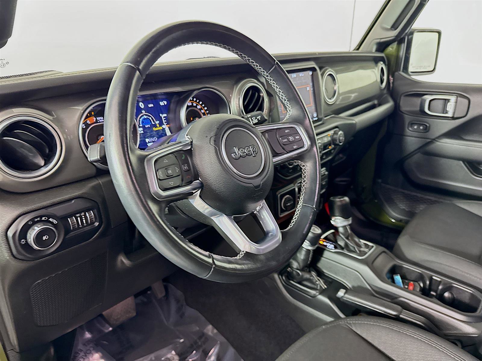 2022 Jeep Wrangler Unlimited Sahara photo 9