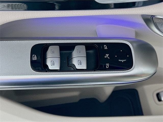 2026 Mercedes Benz GLC 300 photo 18