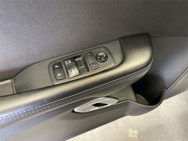 2019 Dodge Challenger SXT photo 22