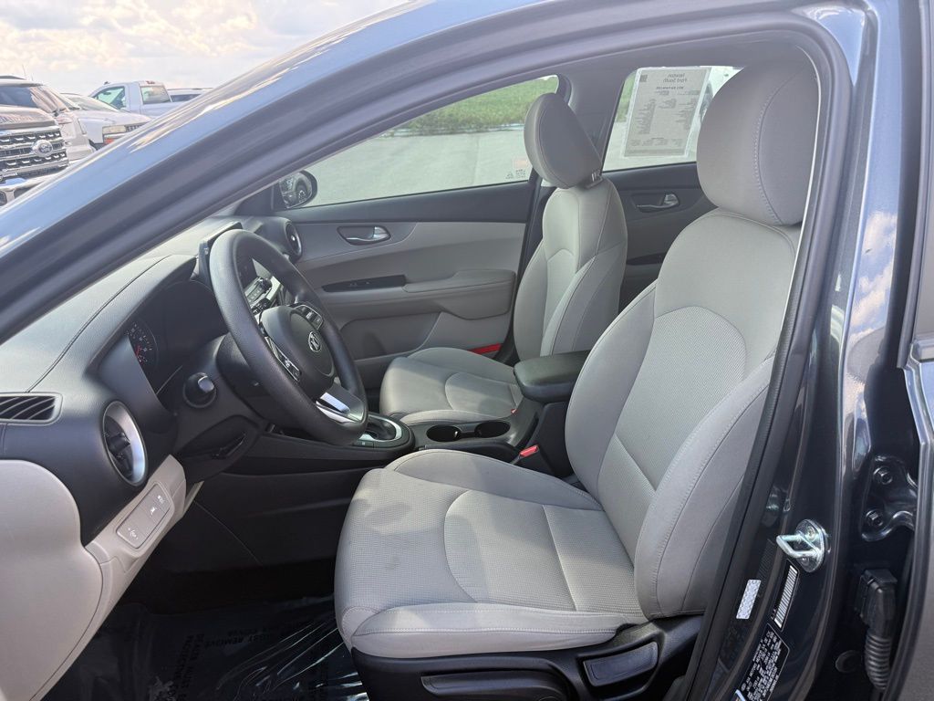 2021 Kia Forte LXS photo 4