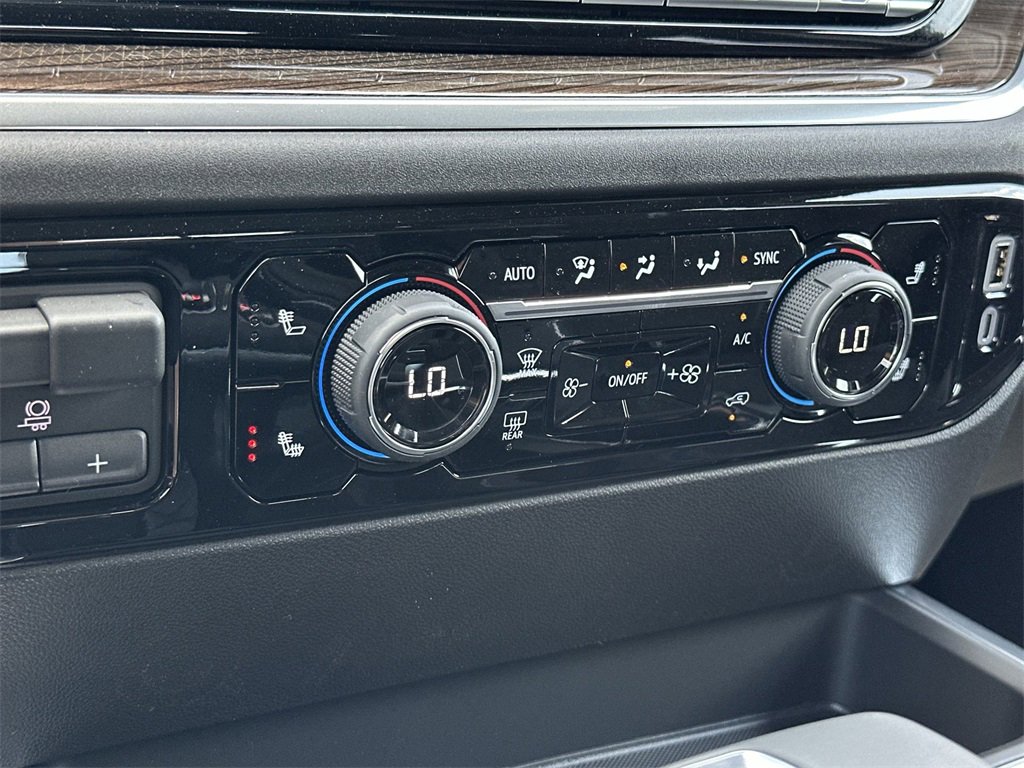 2025 Chevrolet Silverado 1500 LT photo 24