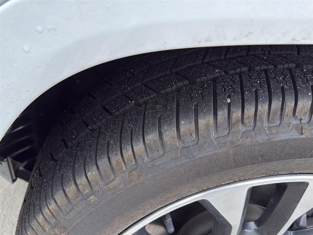 2022 Jeep Grand Cherokee Overland photo 3