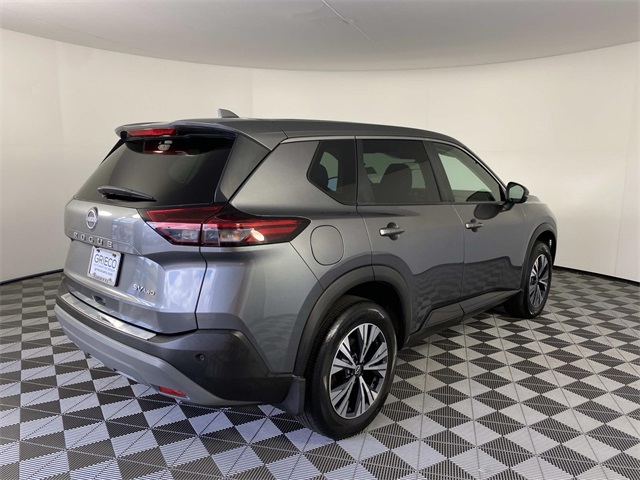 2022 Nissan Rogue SV photo 5