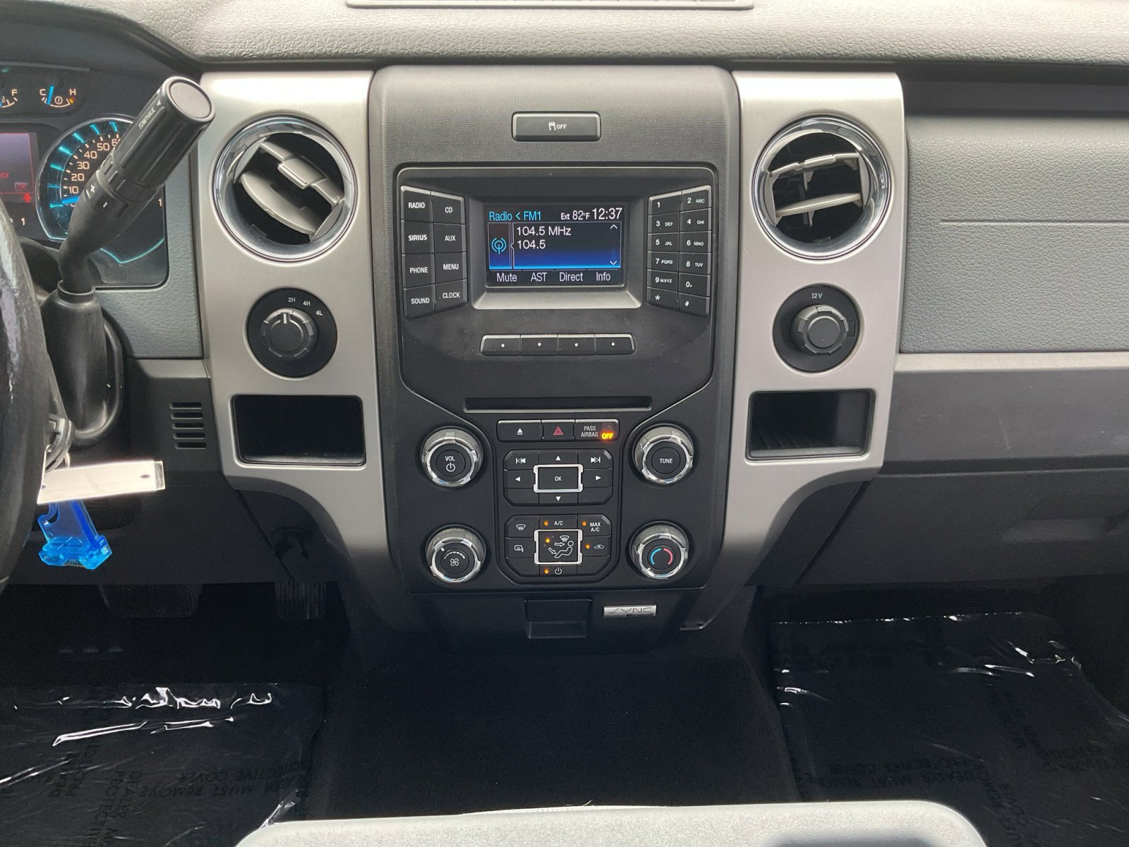 2013 Ford F-150 XLT photo 15
