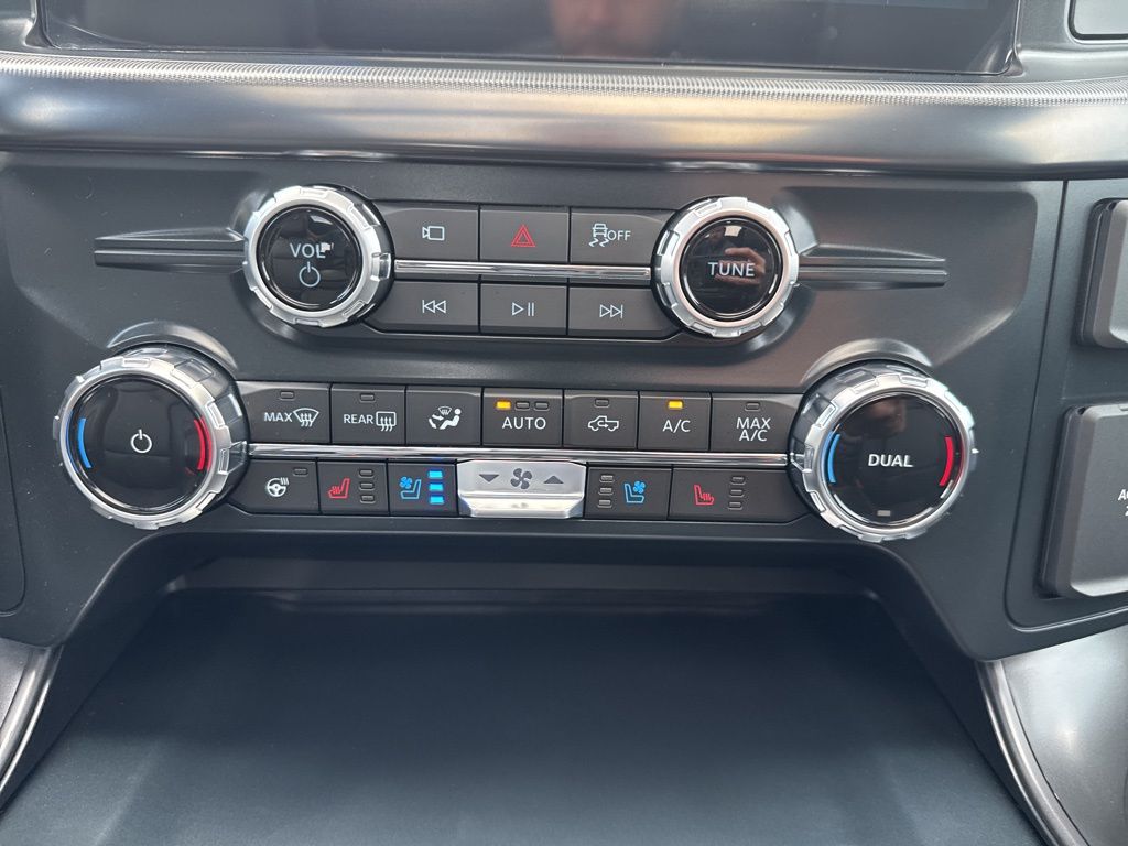 2025 Ford F-150 Lariat photo 30