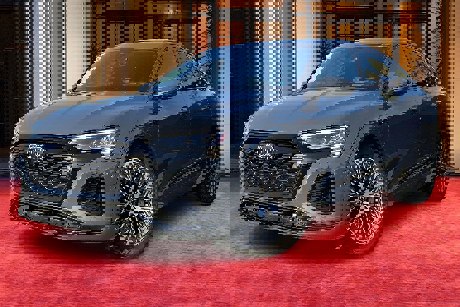 2024 Audi Q8 Sportback e-tron Prestige's photo