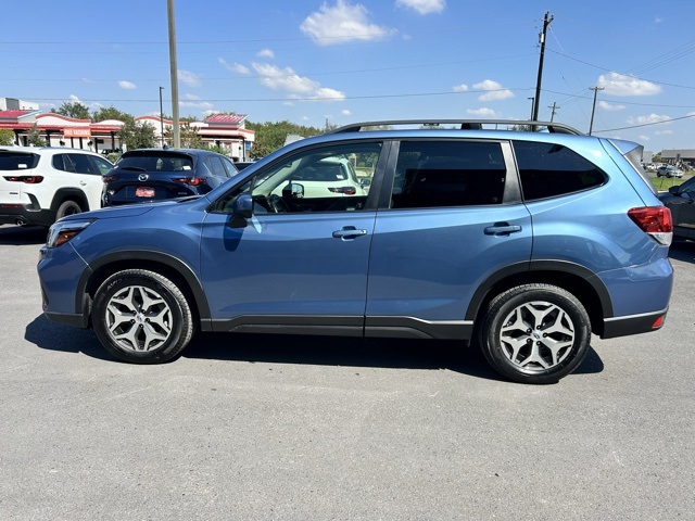 2021 Subaru Forester Premium photo 3