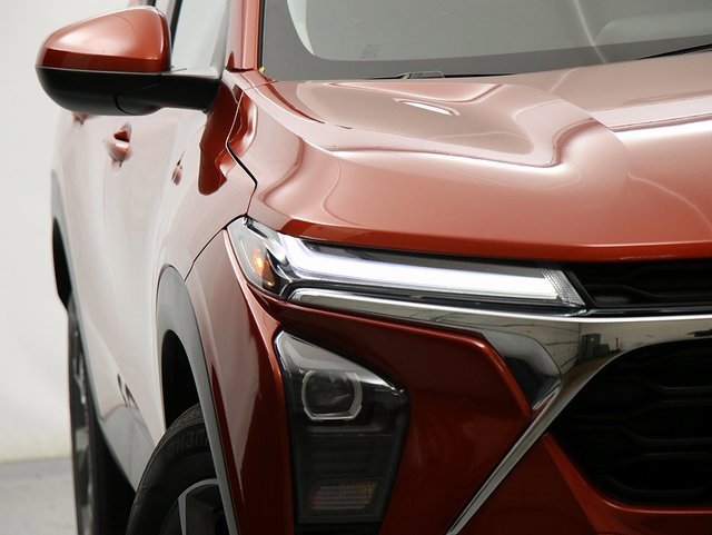 2024 Chevrolet Trax LT photo 4