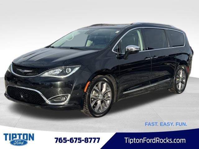 2019 Chrysler Pacifica Limited's photo