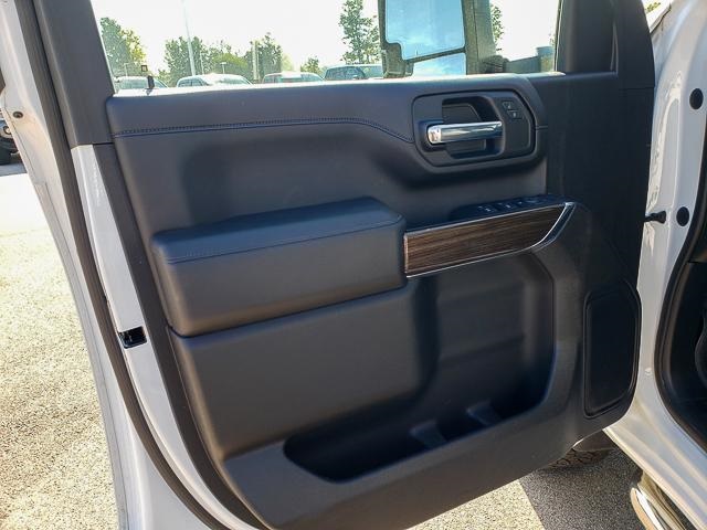 2023 Chevrolet Silverado 3500HD LT photo 9