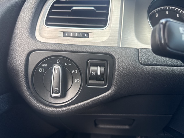 2016 Volkswagen Golf TSI SE photo 11