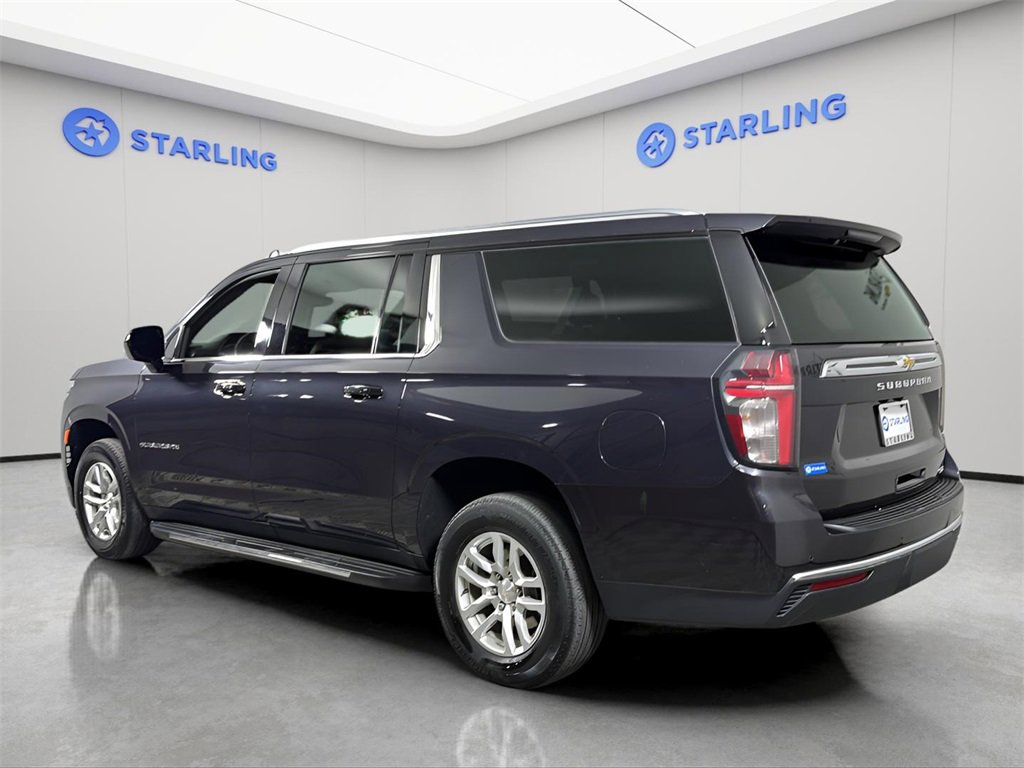 2023 Chevrolet Suburban LT photo 3