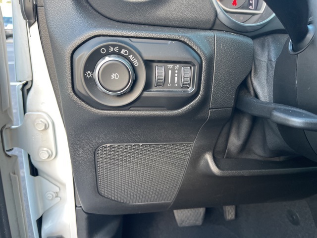 2018 Jeep Wrangler Unlimited Sahara photo 29