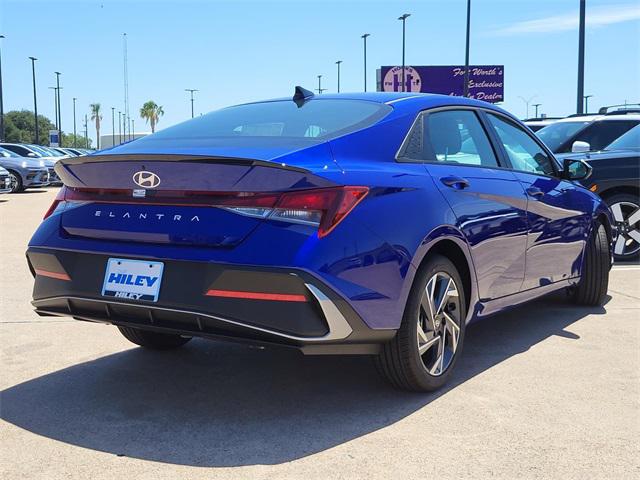 2025 Hyundai Elantra SEL Sport photo 4
