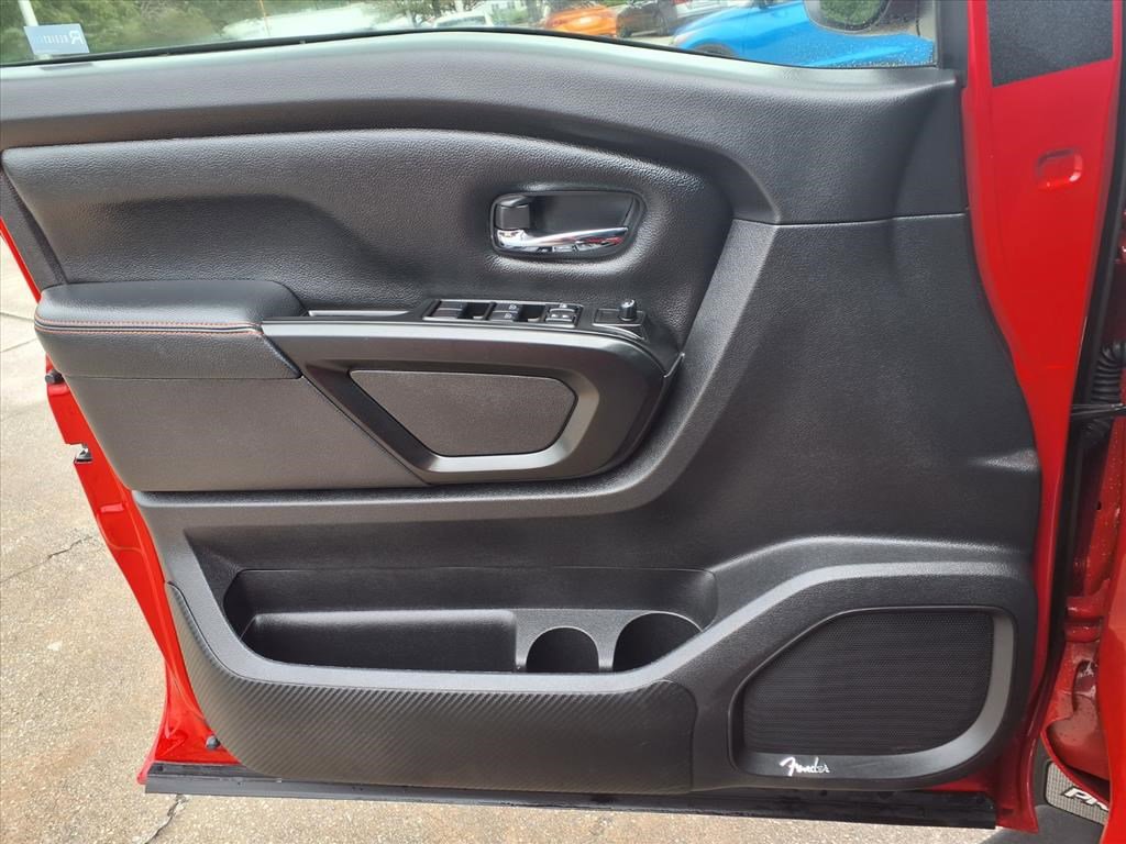 2024 Nissan Titan PRO-4X photo 15