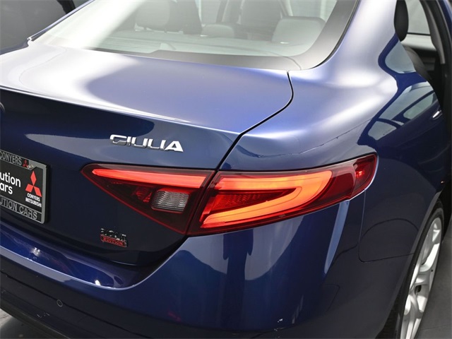 2021 Alfa Romeo Giulia Ti photo 13