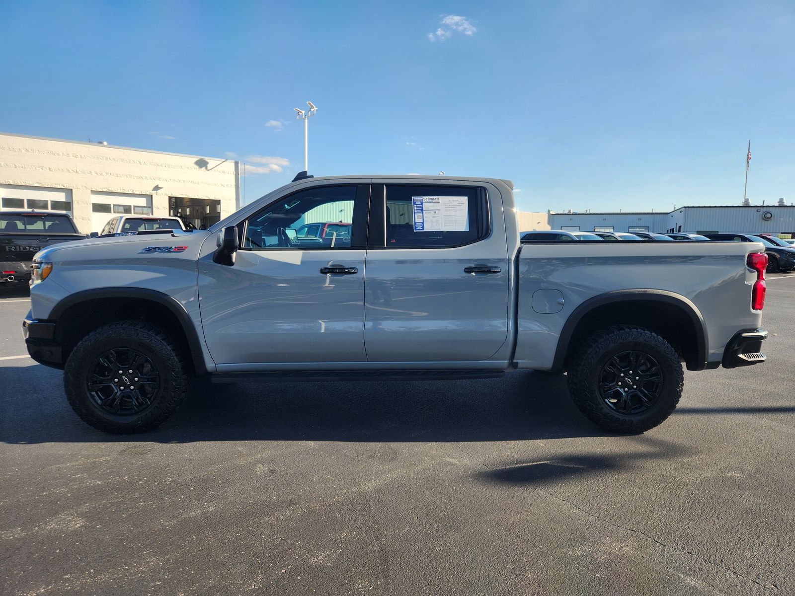2024 Chevrolet Silverado 1500 ZR2 photo 3