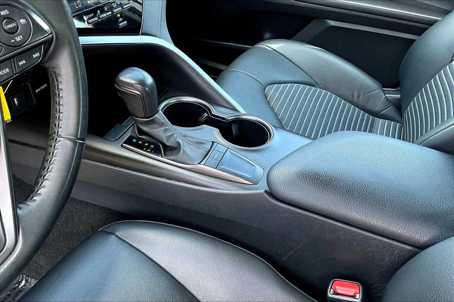 2023 Toyota Camry SE photo 15