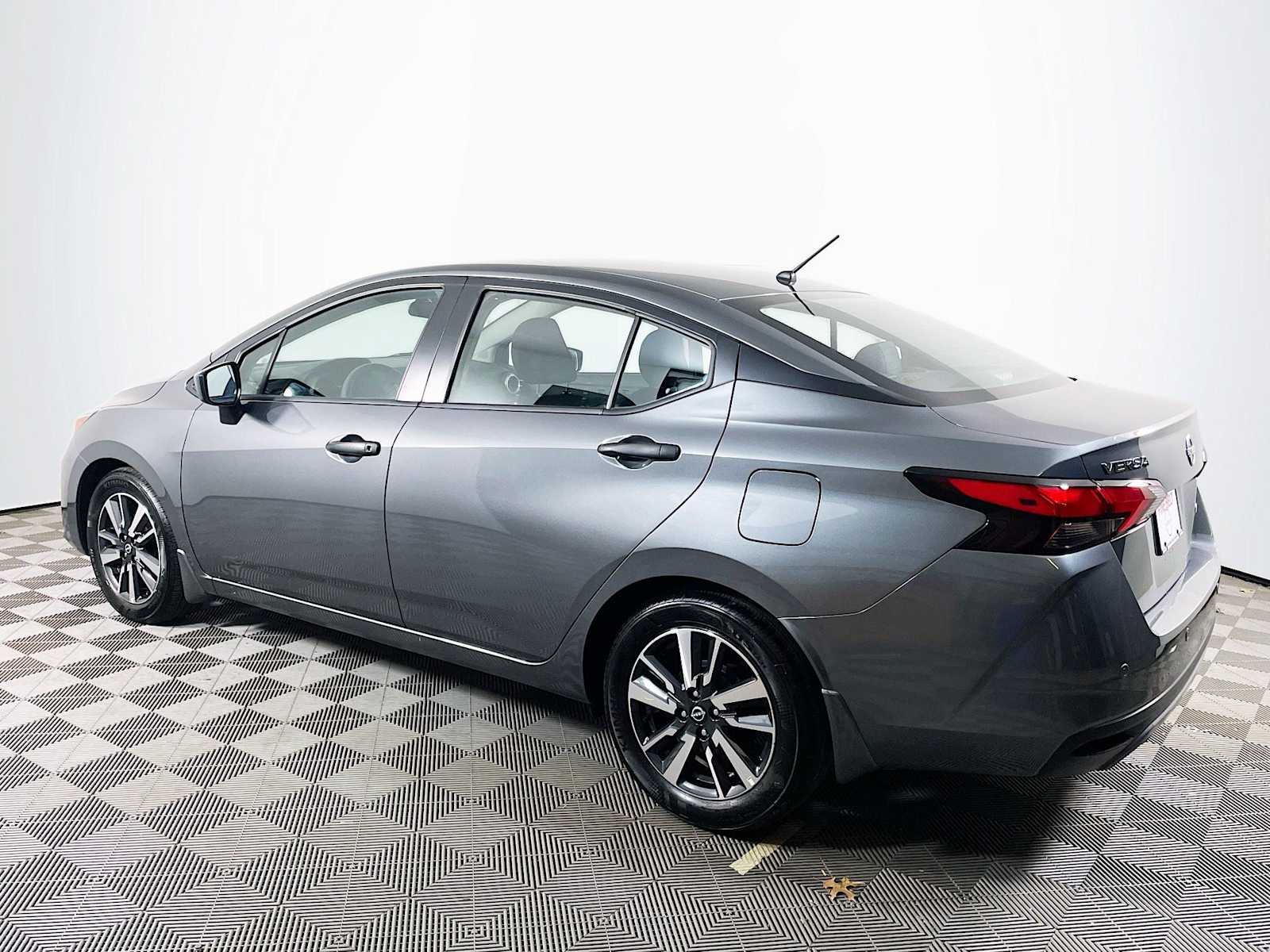 2024 Nissan Versa S photo 4