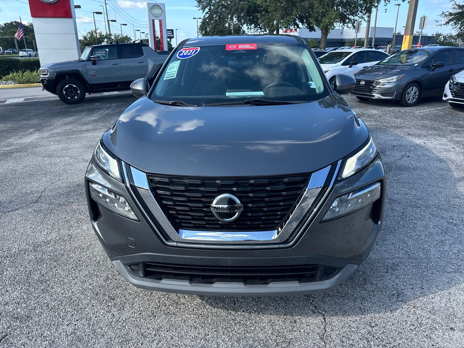 2021 Nissan Rogue SV photo 2