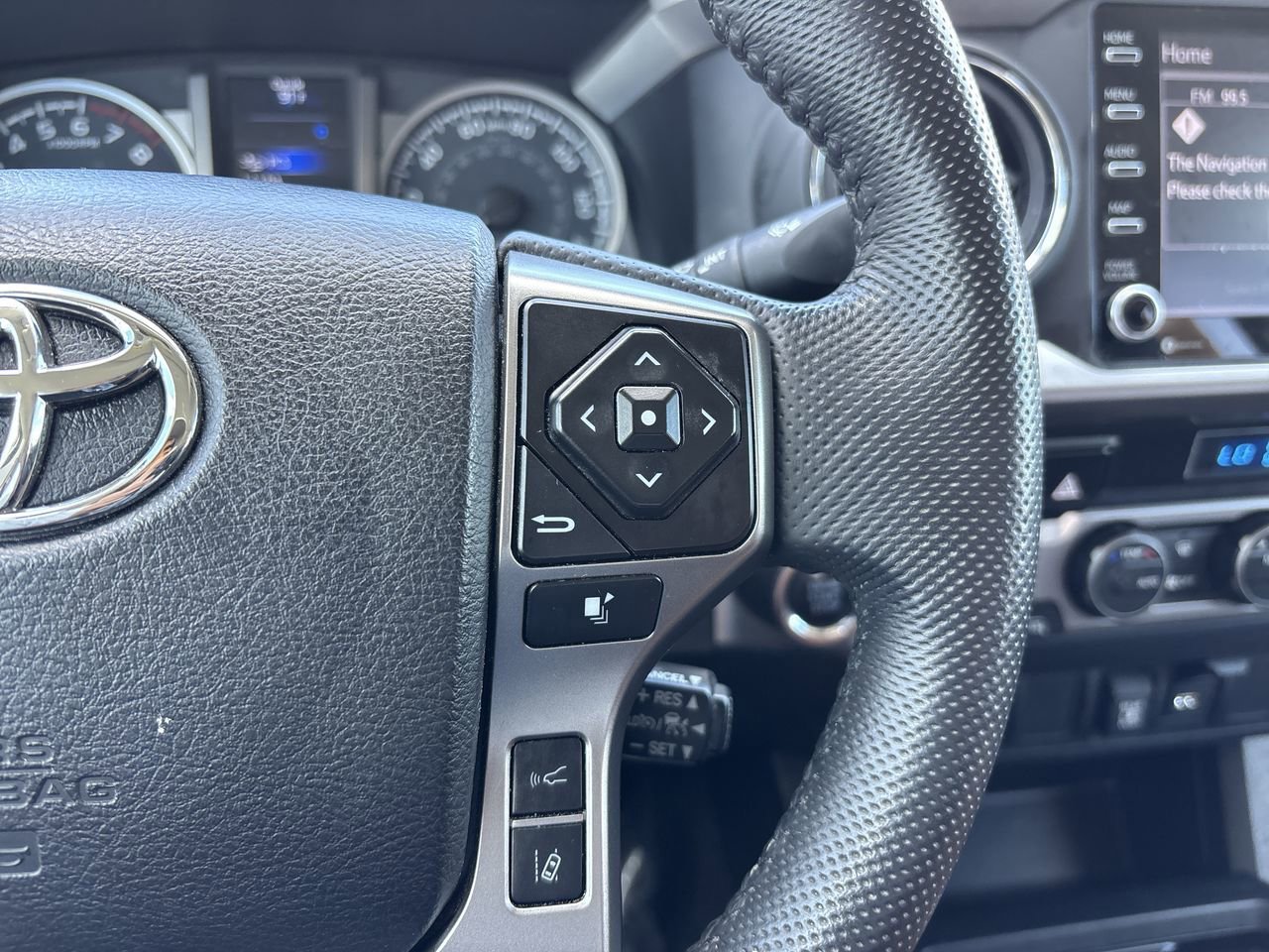 2023 Toyota Tacoma SR5 photo 27
