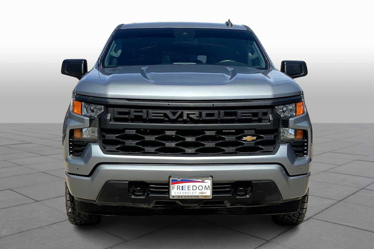 2023 Chevrolet Silverado 1500 Custom photo 3