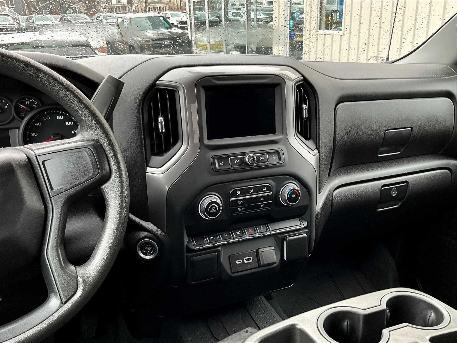 2024 Chevrolet Silverado 1500 Custom photo 18