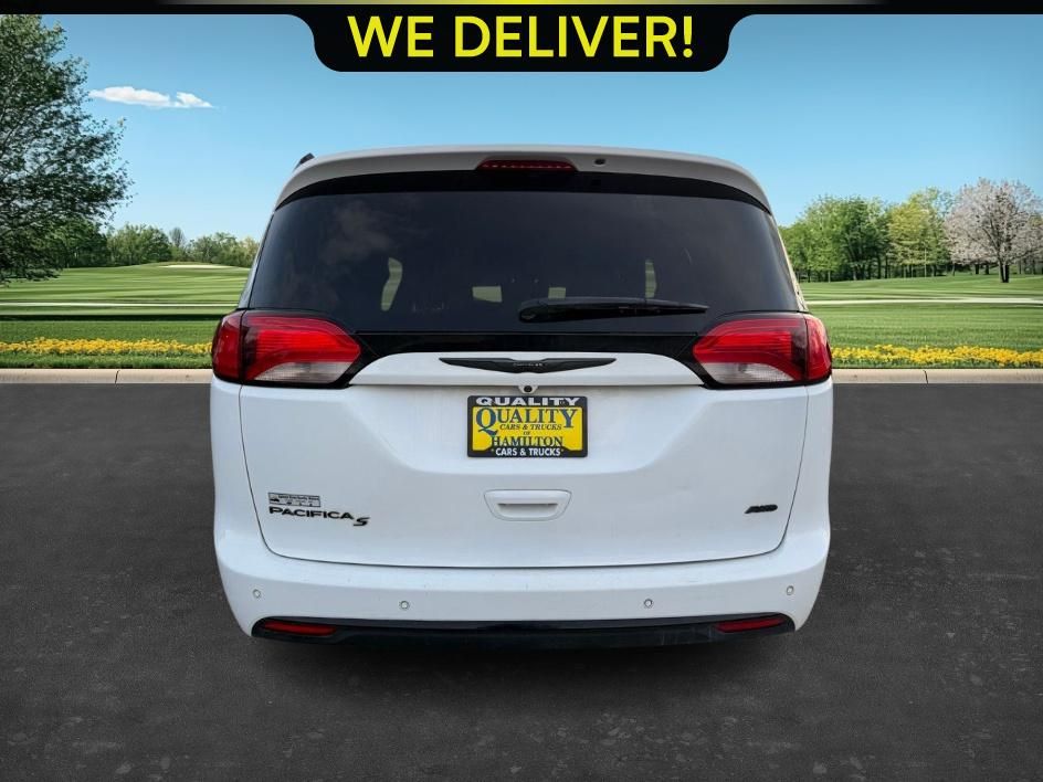 2020 Chrysler Pacifica Touring L photo 4