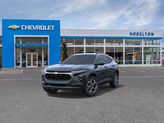 2025 Chevrolet Trax LT photo 4