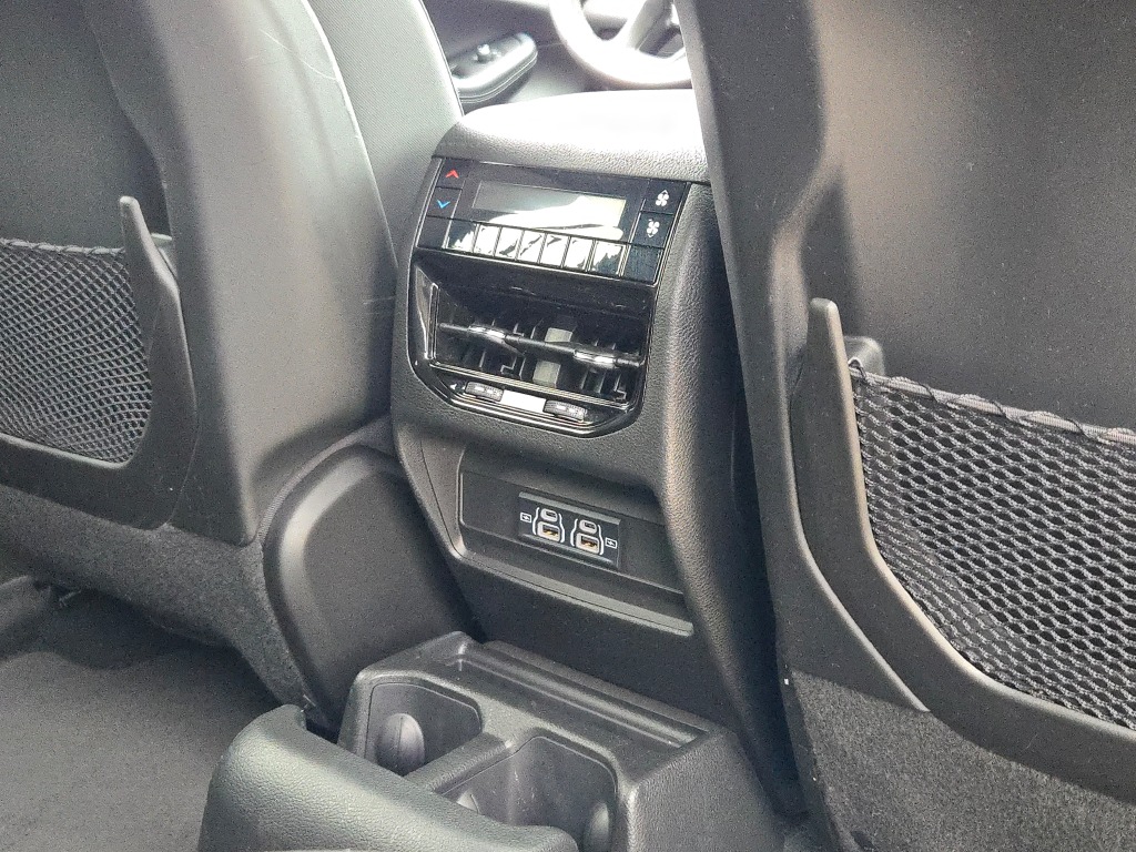 2024 Jeep Grand Cherokee Laredo photo 11