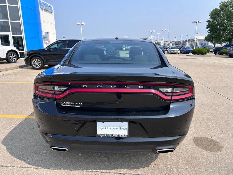 2022 Dodge Charger SXT photo 2