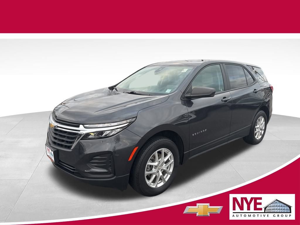 2022 Chevrolet Equinox LS's photo