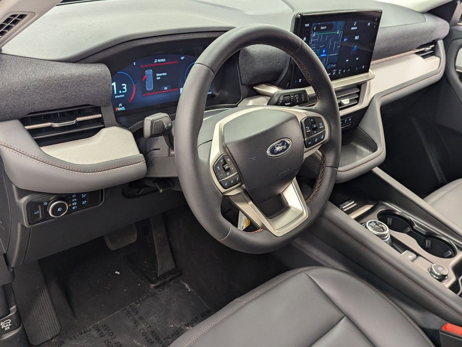 2025 Ford Explorer photo 3