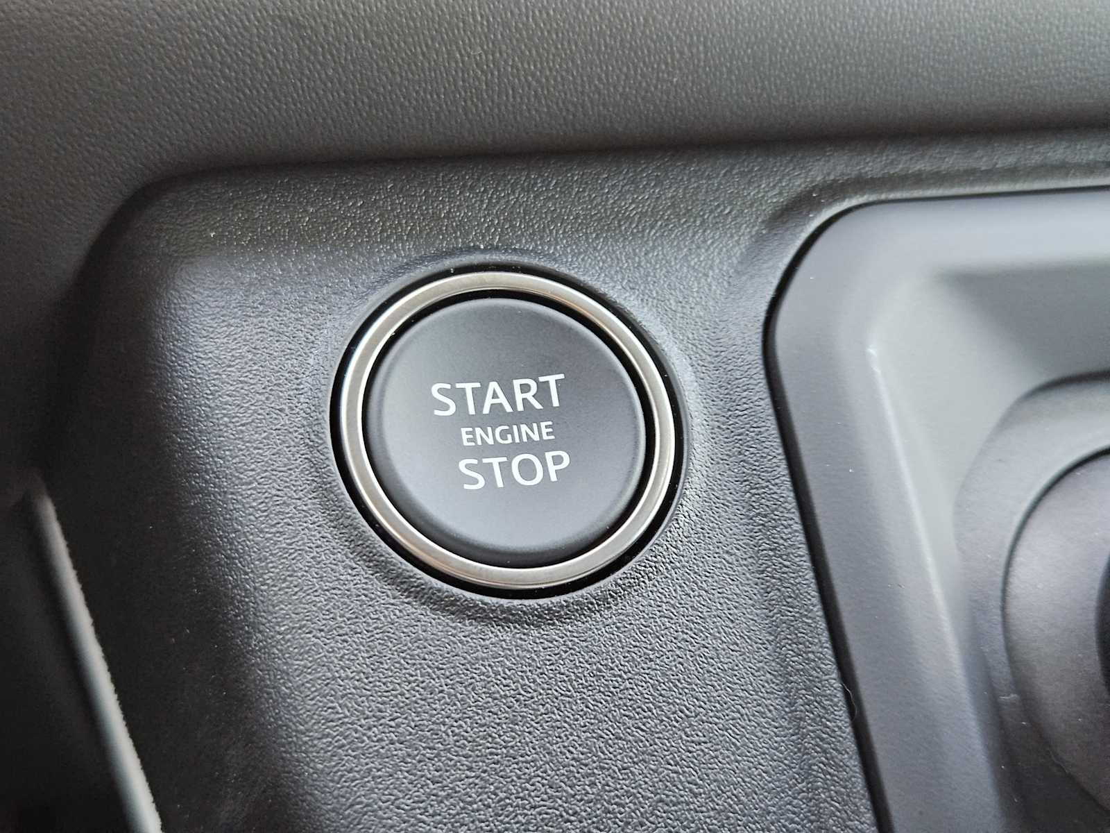 2025 Land Rover Defender 110 X-Dynamic SE photo 18