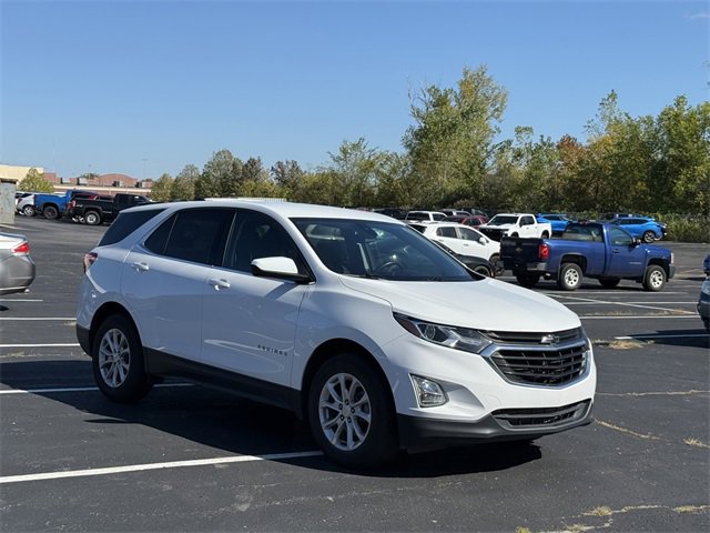 2020 Chevrolet Equinox LT photo 2