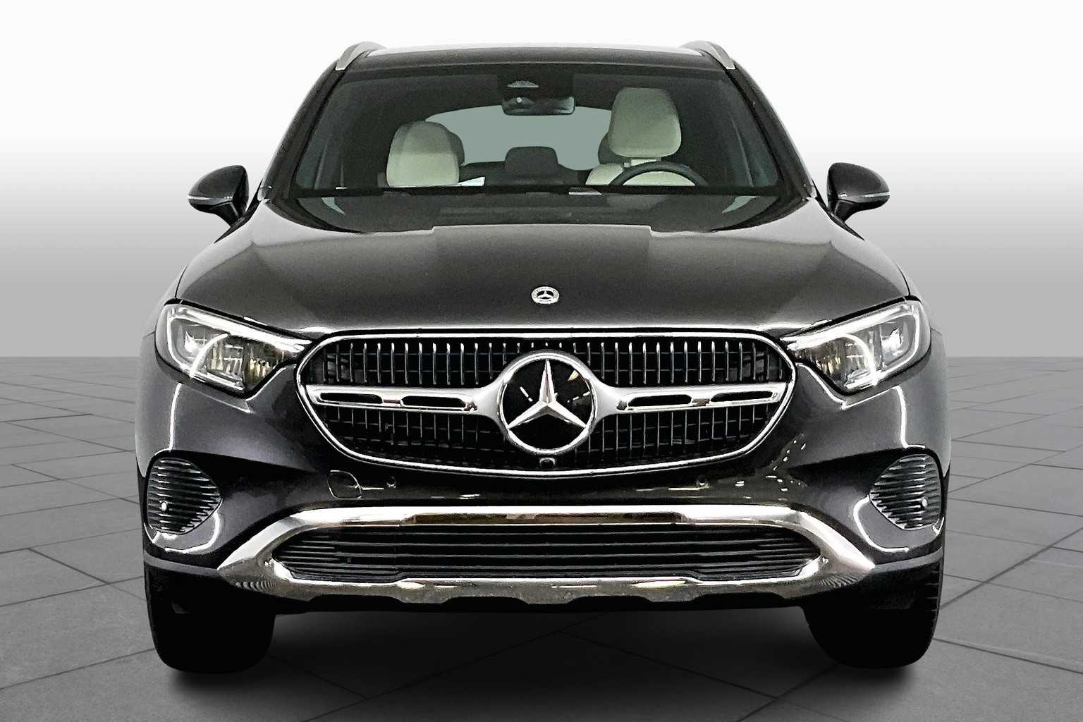2026 Mercedes Benz GLC 300 4MATIC photo 3
