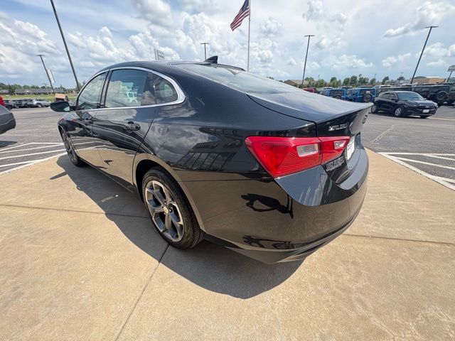 2024 Chevrolet Malibu 1LT photo 3