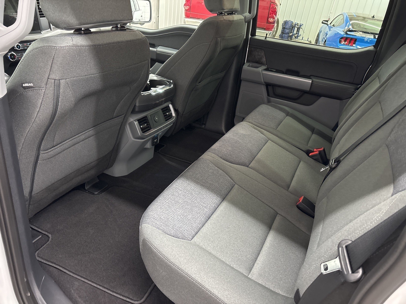 2025 Ford F-150 Lightning XLT photo 21