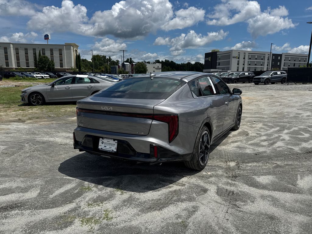 2025 Kia K4 GT-Line photo 2