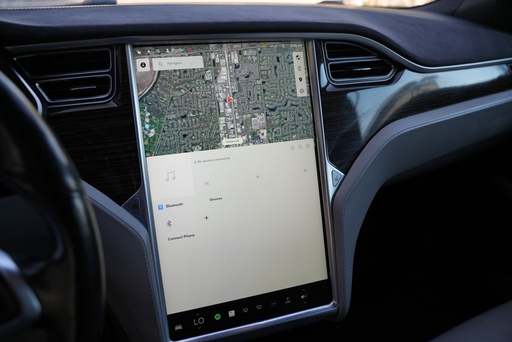 2016 Tesla Model S 70D photo 22
