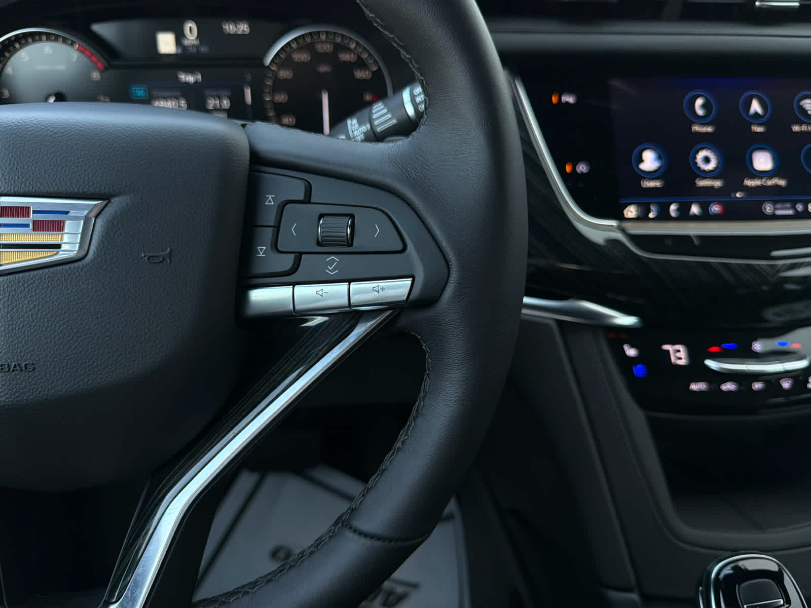 2025 Cadillac XT6 Premium Luxury photo 17
