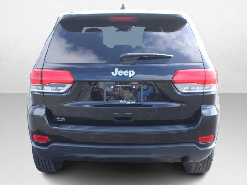 2018 Jeep Grand Cherokee Laredo photo 3