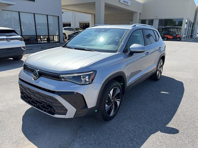 2025 Volkswagen Taos SE photo 3