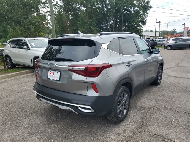 2023 Kia Seltos S photo 2