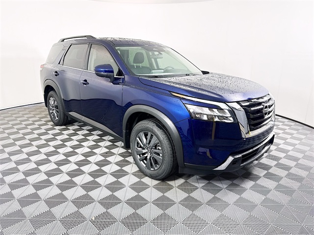 2025 Nissan Pathfinder SV's photo