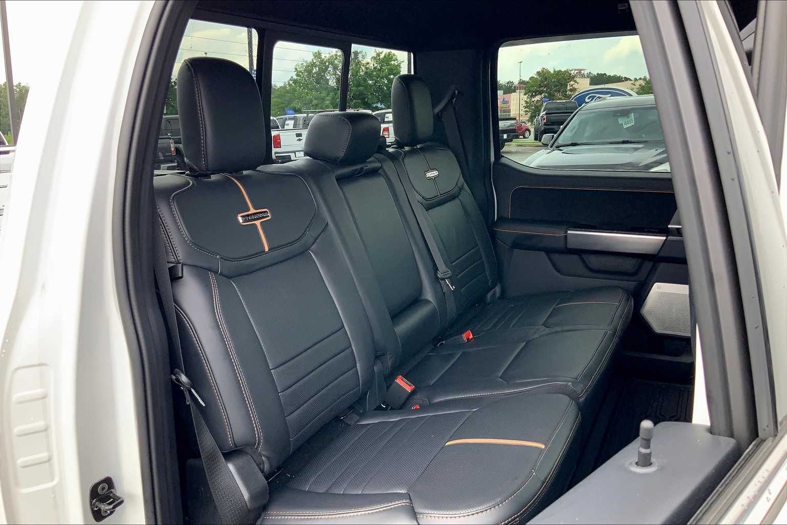 2024 Ford F-250 Platinum photo 30