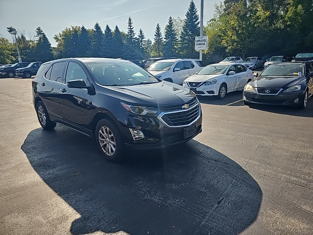 2018 Chevrolet Equinox LT photo 2