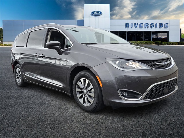 2020 Chrysler Pacifica Touring L Plus's photo